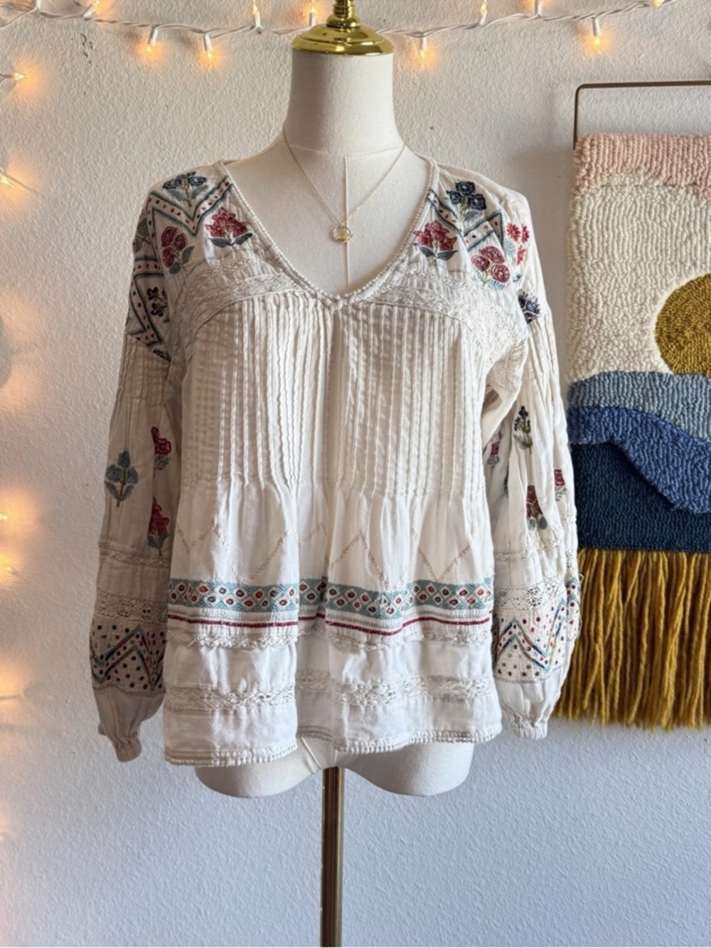 Anthropologie Top Women’s Sz Small Embroidered Peasant Boho Chic Hippie Crochet